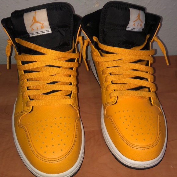 yellow jordan 1s